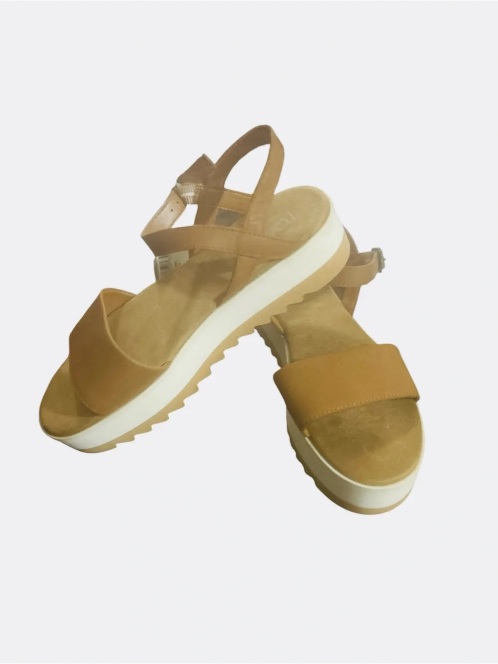 TOMS wedge Brynn sandals with tan leather upper and platform midsole size 8.